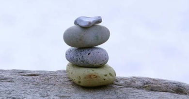 picture of stones on stones