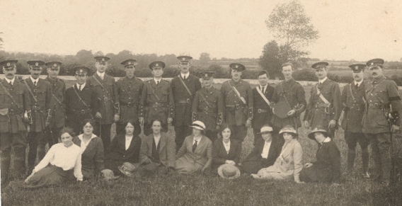 Limerick City Volunteers and Cumann na mBan, c. 1915. Reproduced from the Daly Papers, Glucksman Library, University of Limerick.