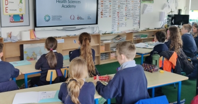 primary schools students taking part in Junior Health Sciences Academy event