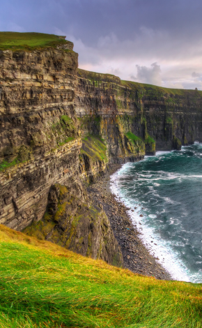 Picture of the cliffs of moher and ocean