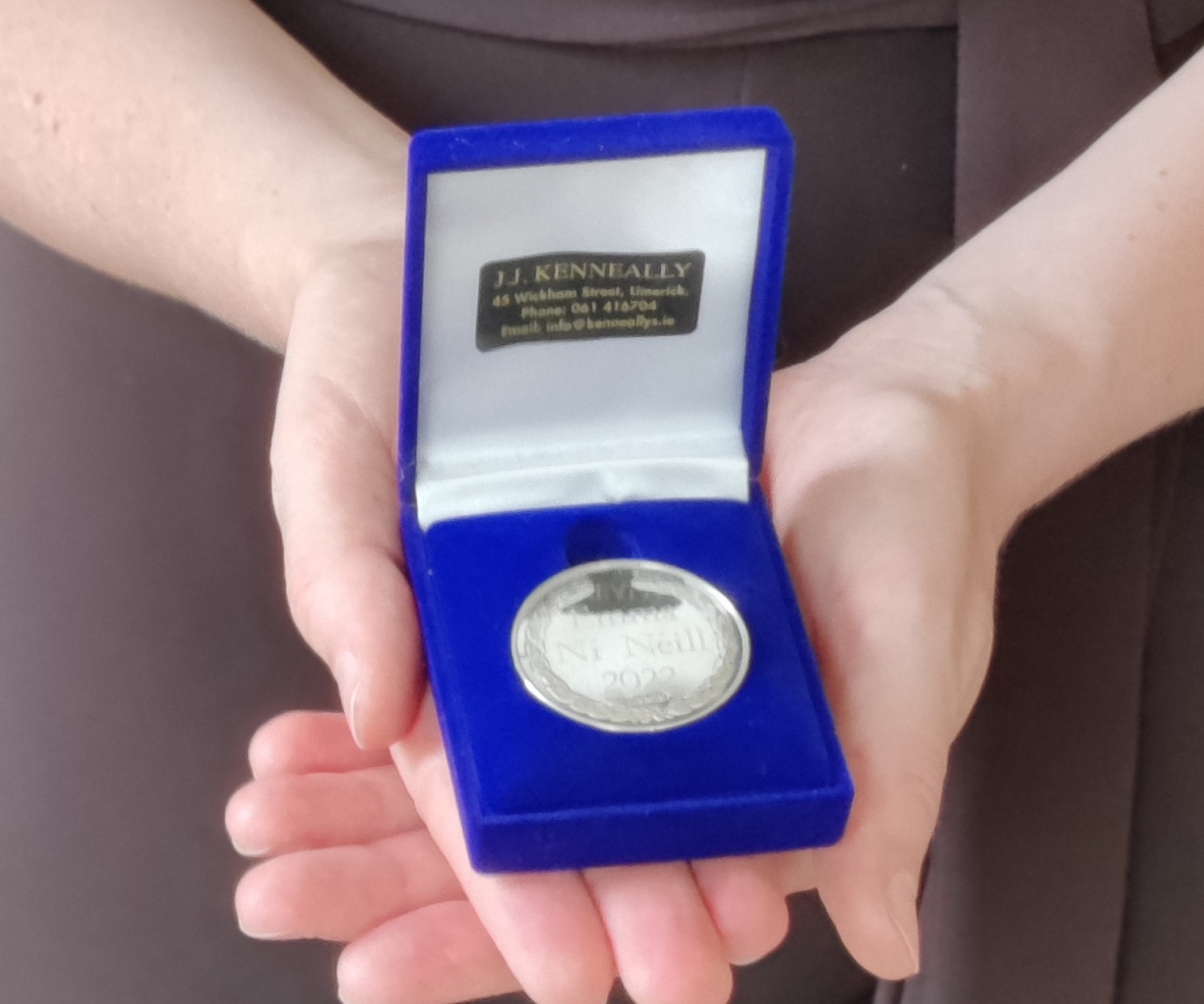 Emma Ní Neill receives the Patrick Brosnan Medal