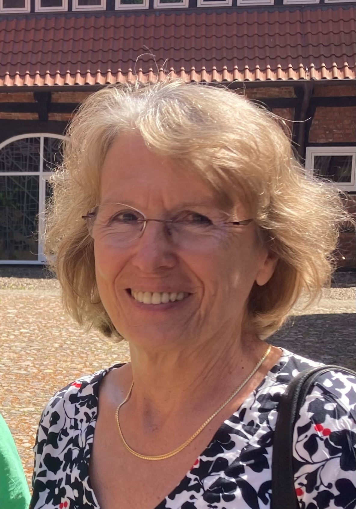 Professor Monika Albrecht