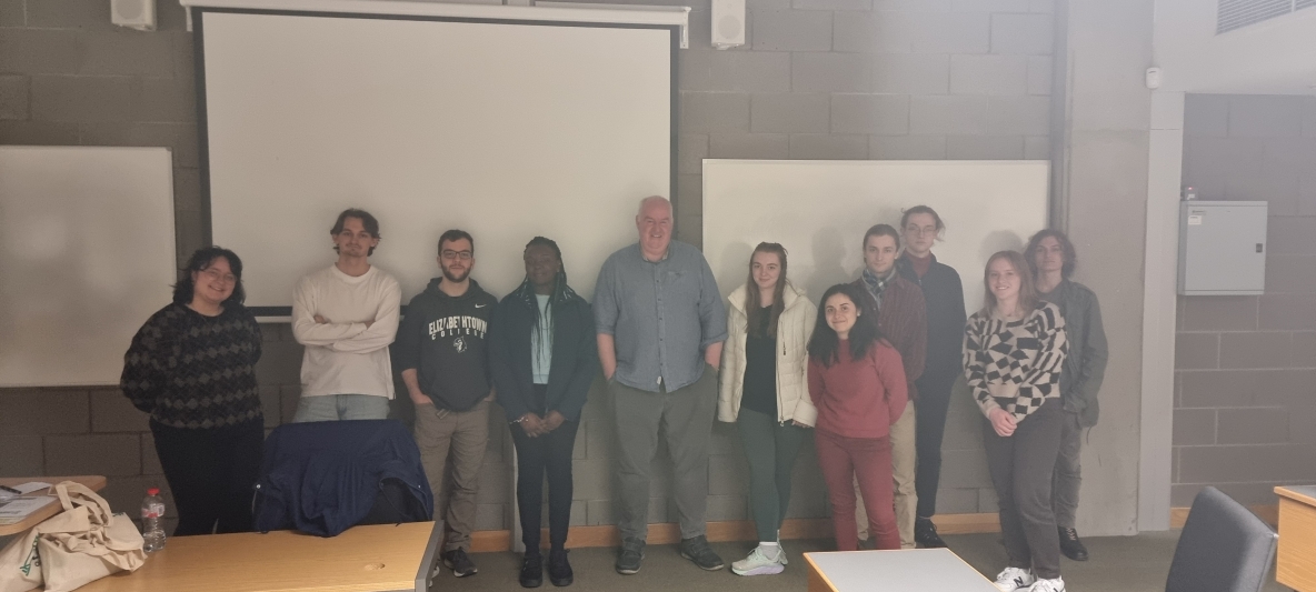 Group photo of students and UL Access Campus staff