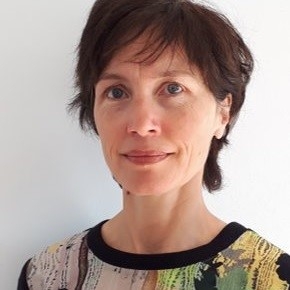 Dr Catherine Martin 